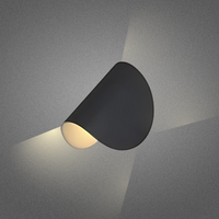 Cauzac™ Adjustable Metal Wall Light for Personalized Illumination