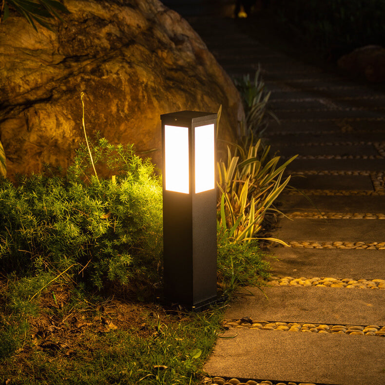 Cauzac™ Elegant Outdoor Solar Lantern for Stylish Illumination
