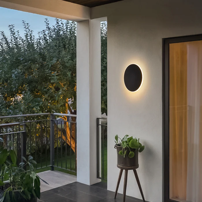 Cauzac™ Sleek LED Outdoor Wall Light - Minimalist Round Design