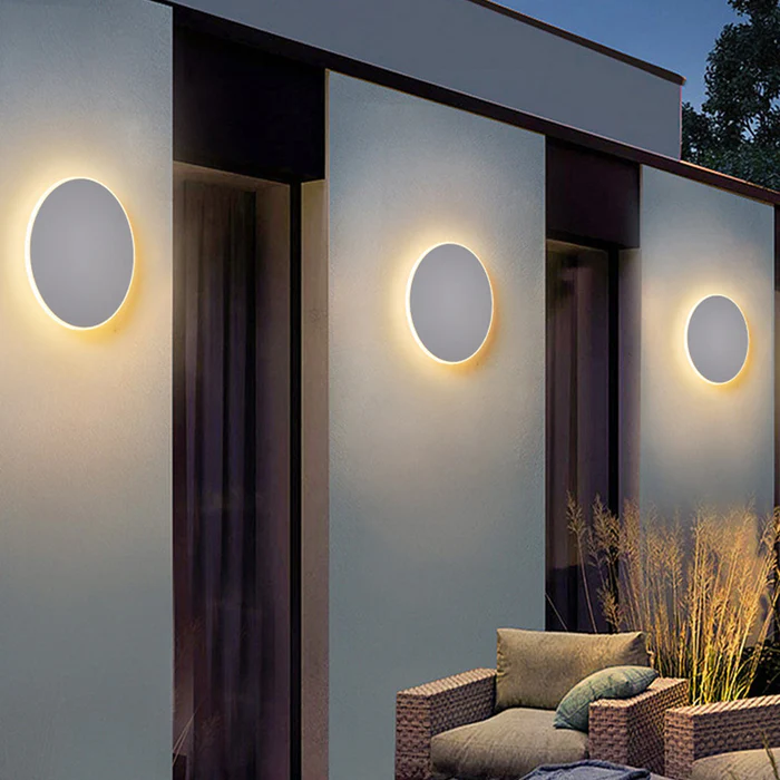 Cauzac™ Sleek LED Outdoor Wall Light - Minimalist Round Design