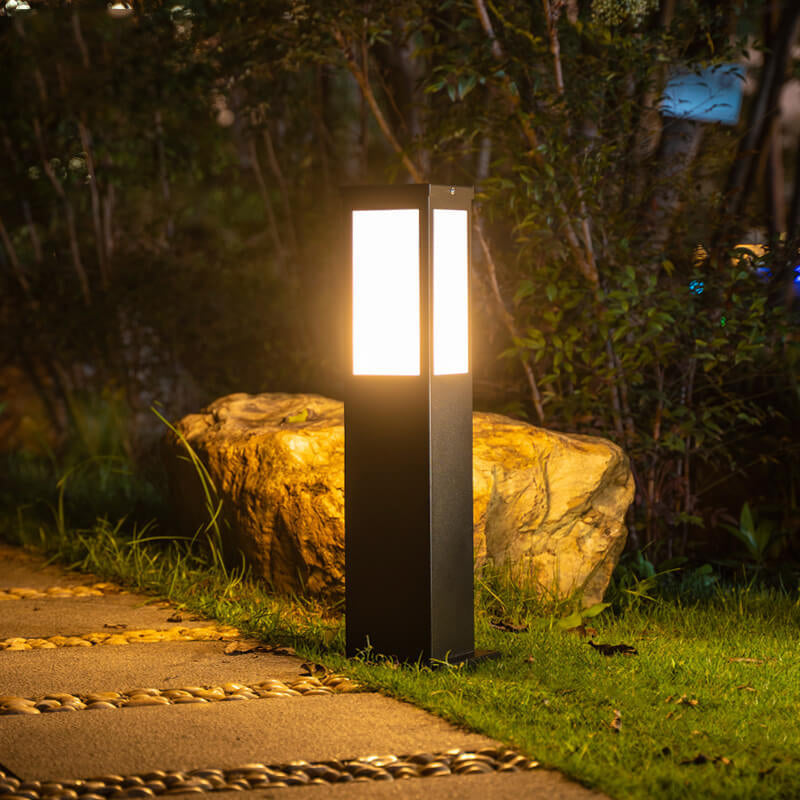 Cauzac™ Elegant Outdoor Solar Lantern for Stylish Illumination