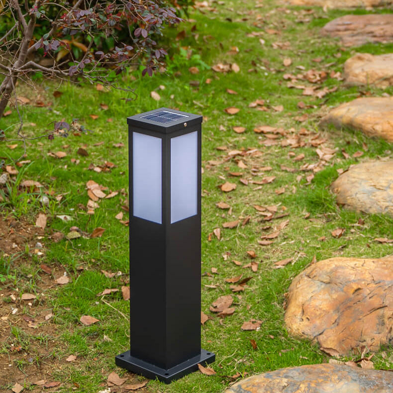 Cauzac™ Elegant Outdoor Solar Lantern for Stylish Illumination
