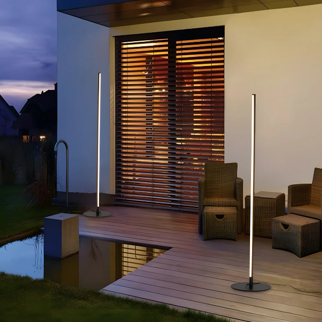 Cauzac™ Contemporary Solar Floor Lamp for Outdoor Spaces