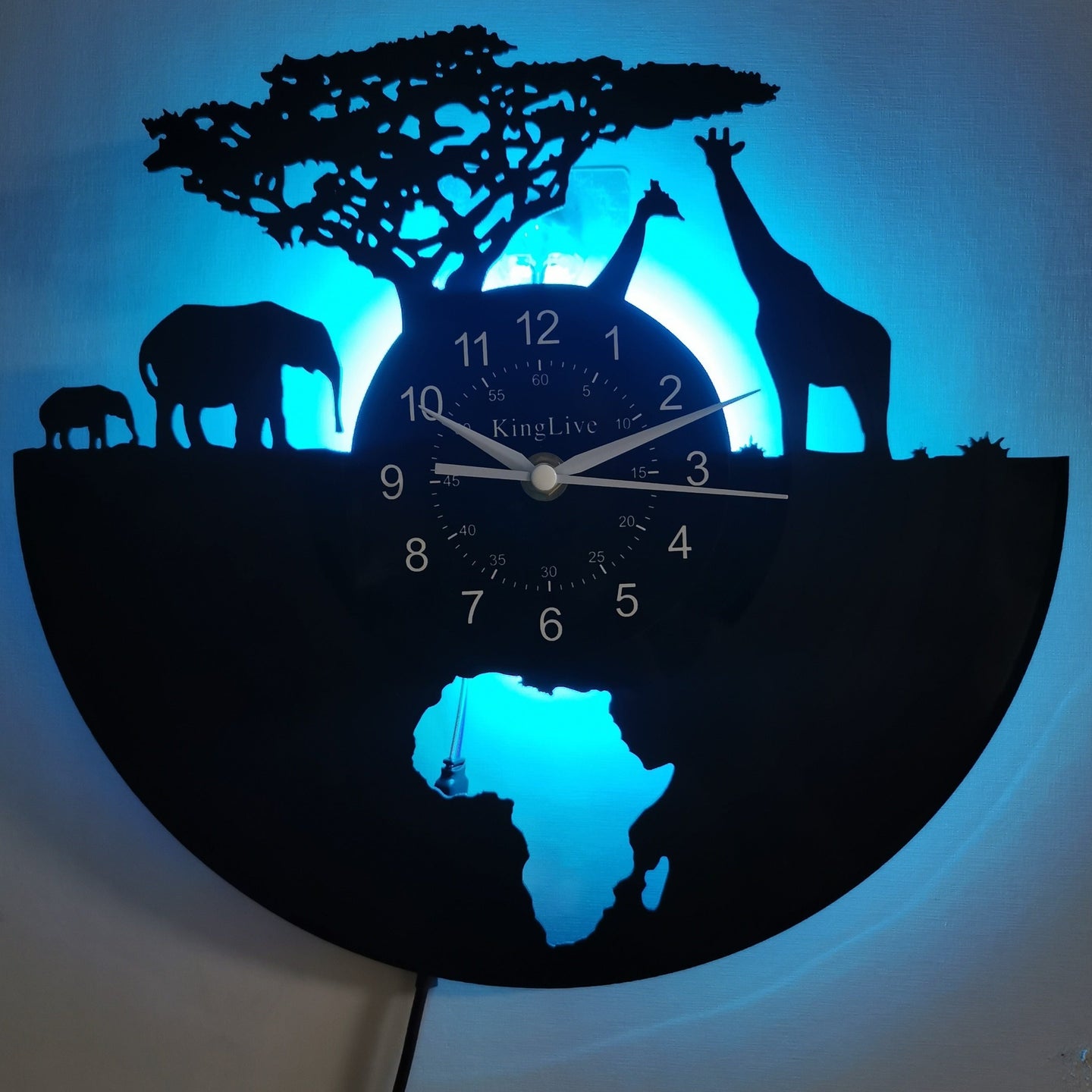 Cauzac™ Silent Vinyl Wall Clock with Giraffe Design