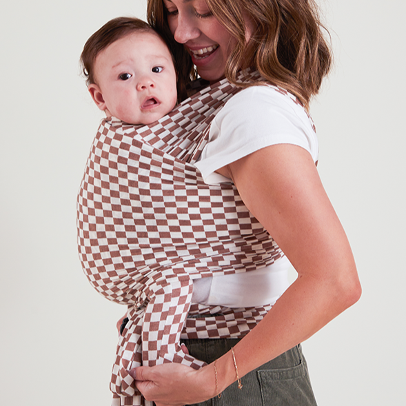 Baby carrier with ergonomic support