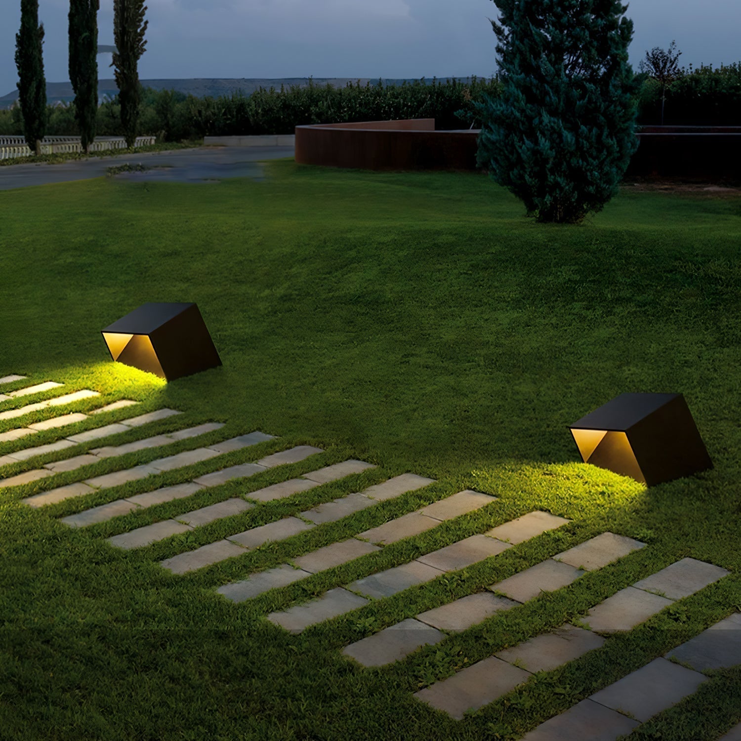 Cauzac™ Compact Solar Garden Light for Outdoor Ambiance