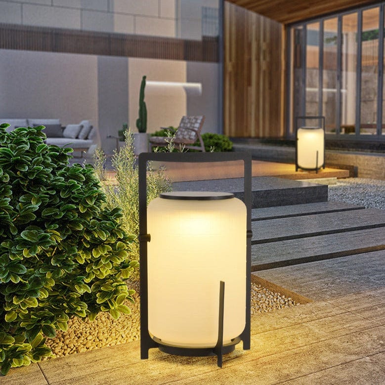 Cauzac™ Elegant Outdoor Solar Lamp for Pathway and Garden Lighting