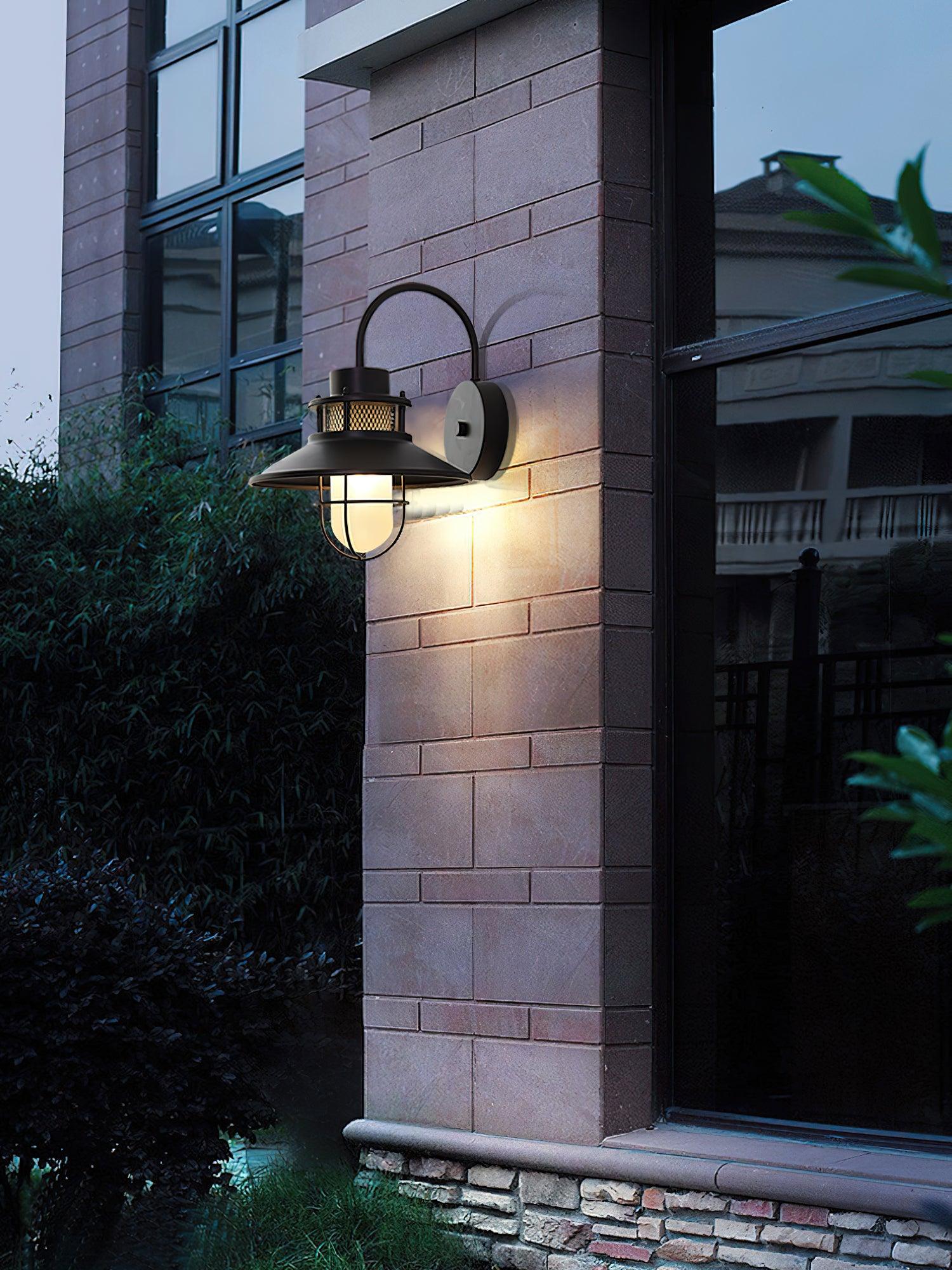 Cauzac™ Industrial Chic Outdoor Lamp - Weather-Resistant