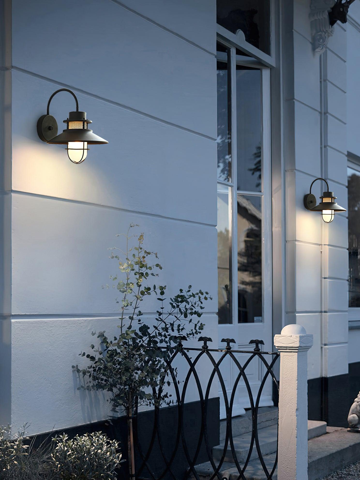 Cauzac™ Industrial Chic Outdoor Lamp - Weather-Resistant