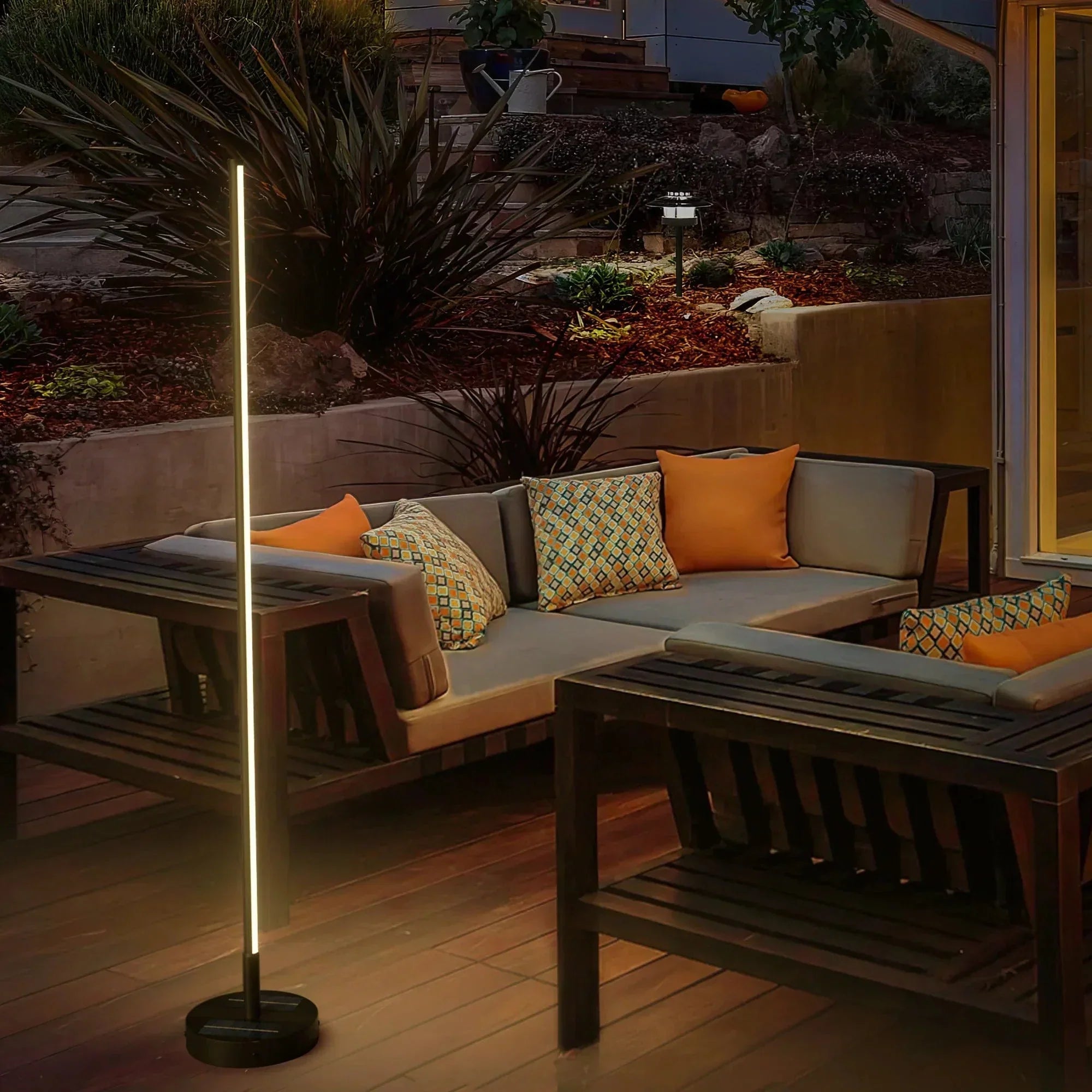 Cauzac™ Contemporary Solar Floor Lamp for Outdoor Spaces
