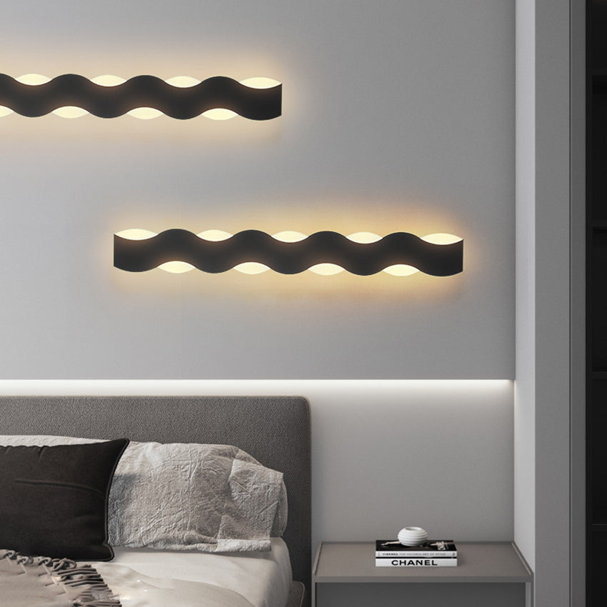 Cauzac™ Decorative Wave Outdoor Wall Light