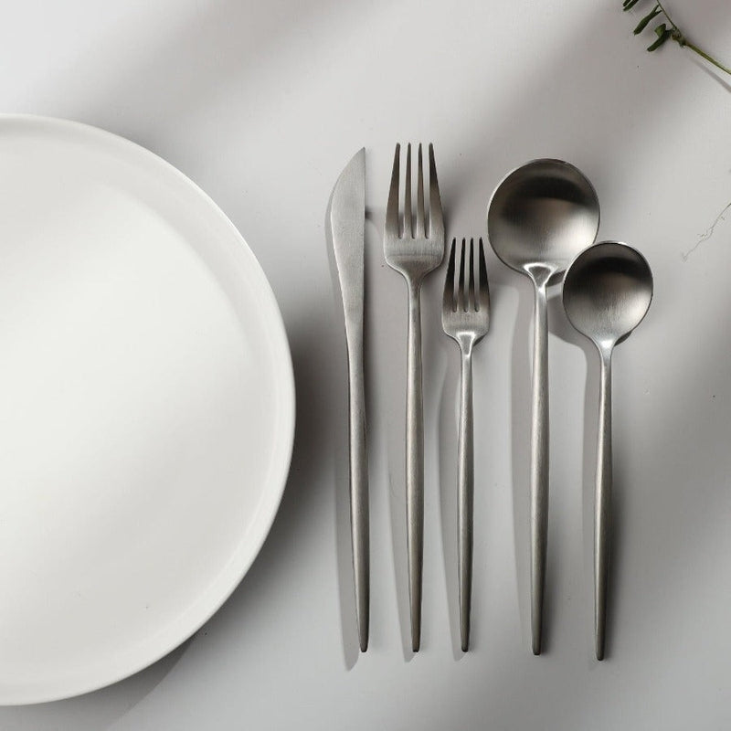 Cauzac™ Gold Matte Stainless Steel Flatware Set – 20-Piece Minimalist Dining Elegance