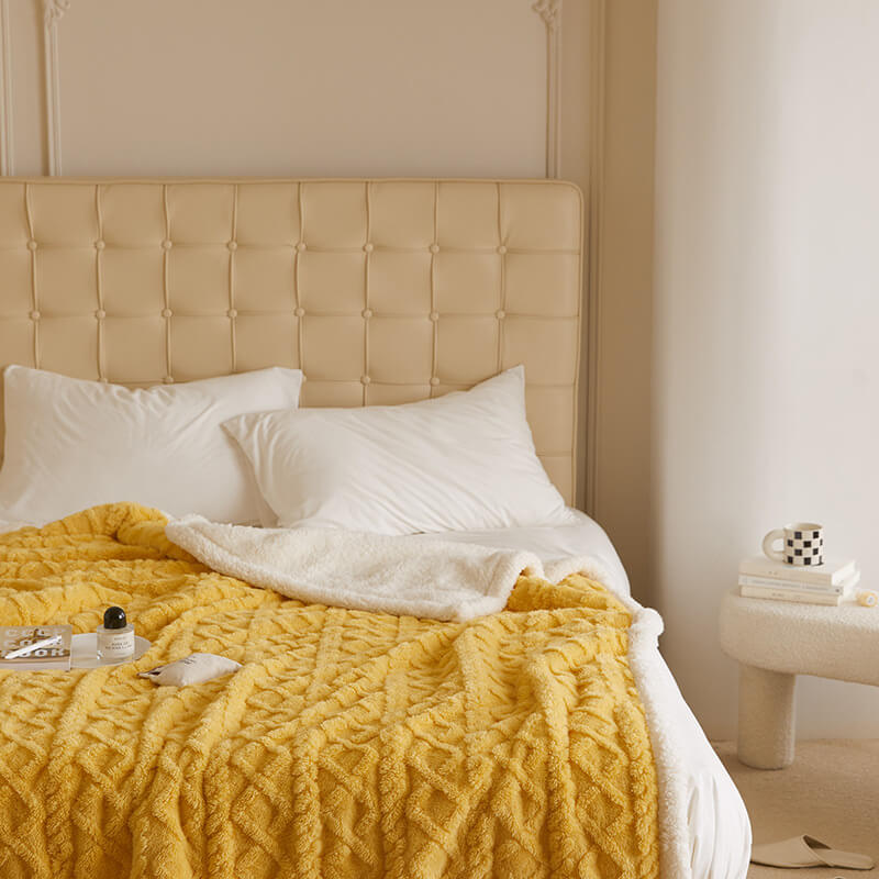 Cauzac™ Ultra-Soft Reversible Sherpa Fleece Blanket for Ultimate Comfort