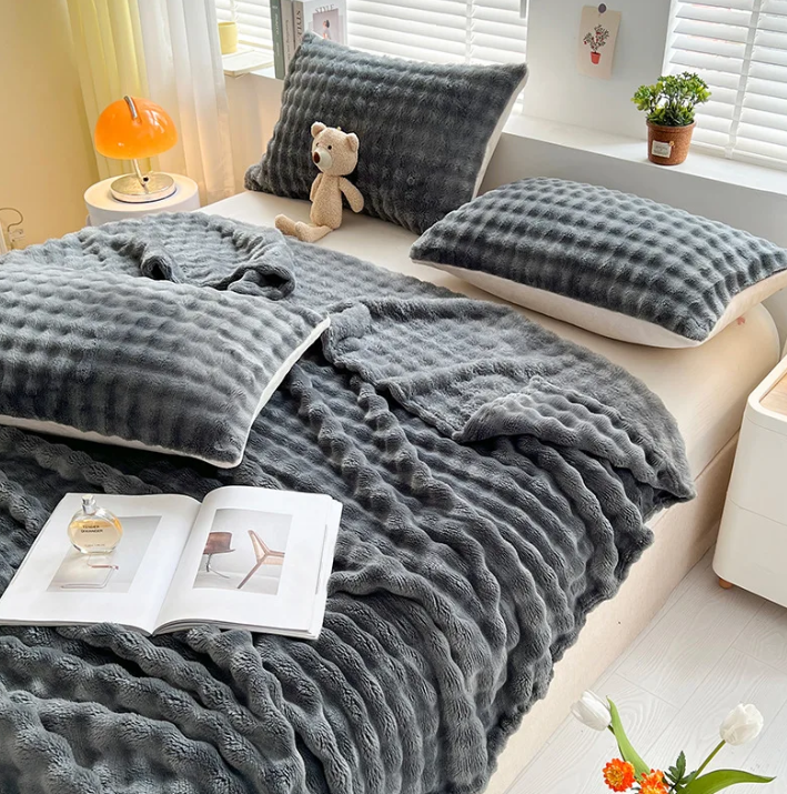 Cauzac™ Premium Bubble Textured Fleece Blanket for Ultimate Comfort