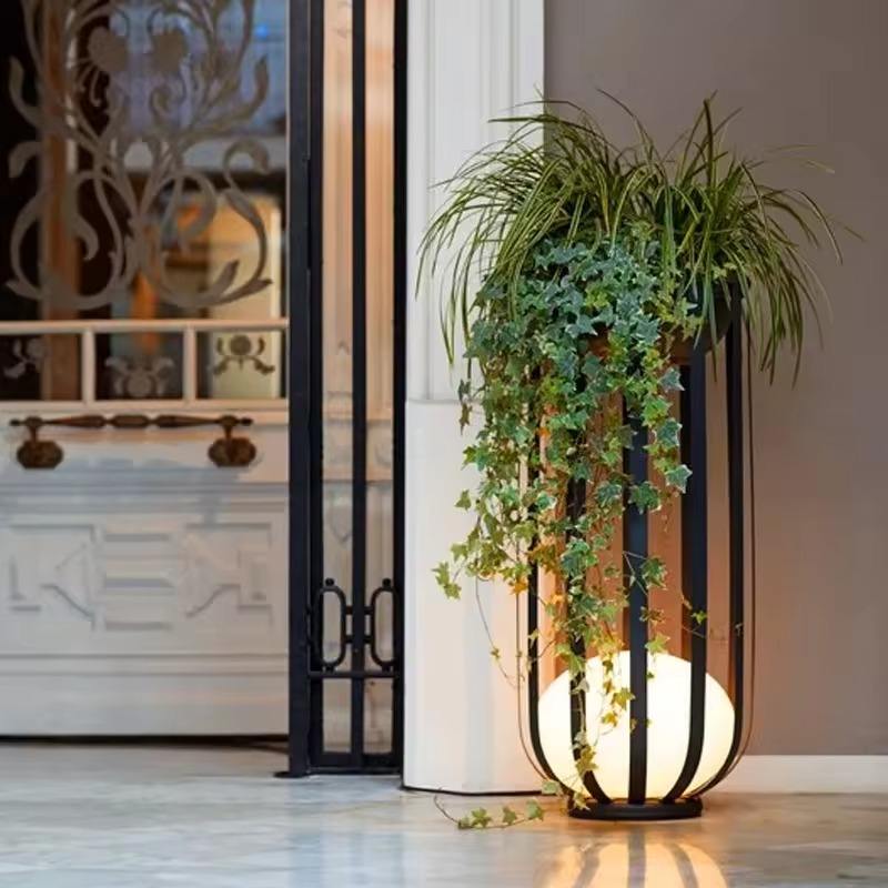 Cauzac™ Stylish Solar Garden Lamp for Weatherproof Outdoor Ambiance