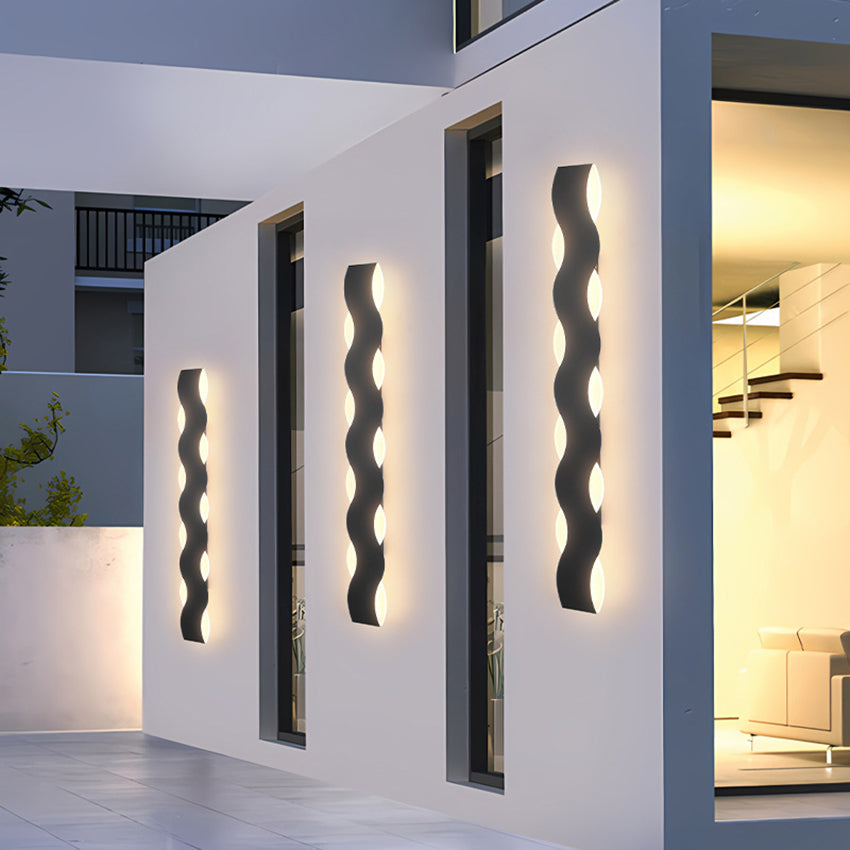 Cauzac™ Decorative Wave Outdoor Wall Light