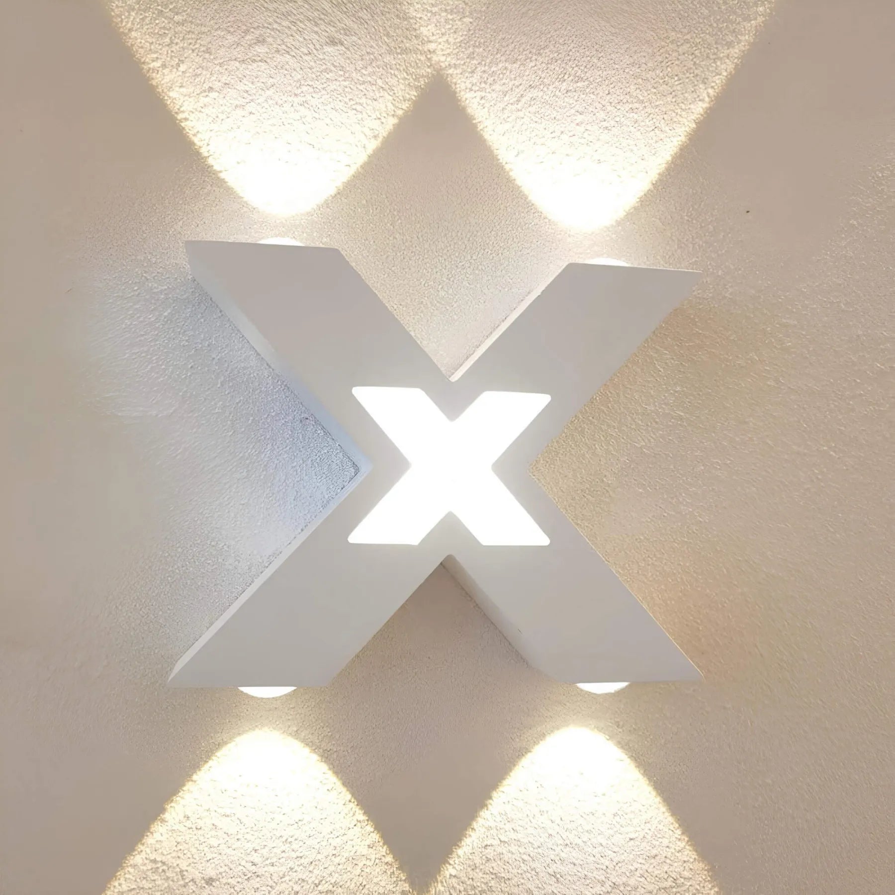 Cauzac™ Sleek Outdoor Wall Light for Contemporary Illumination