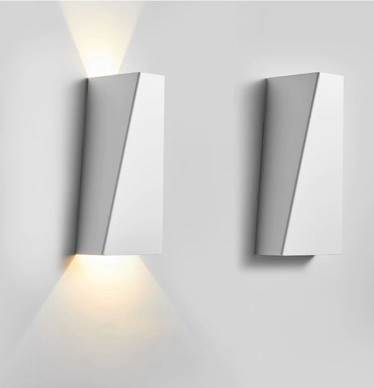 Cauzac™ Modern Wall Lamp for Stylish Interiors