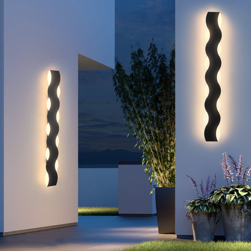 Cauzac™ Decorative Wave Outdoor Wall Light
