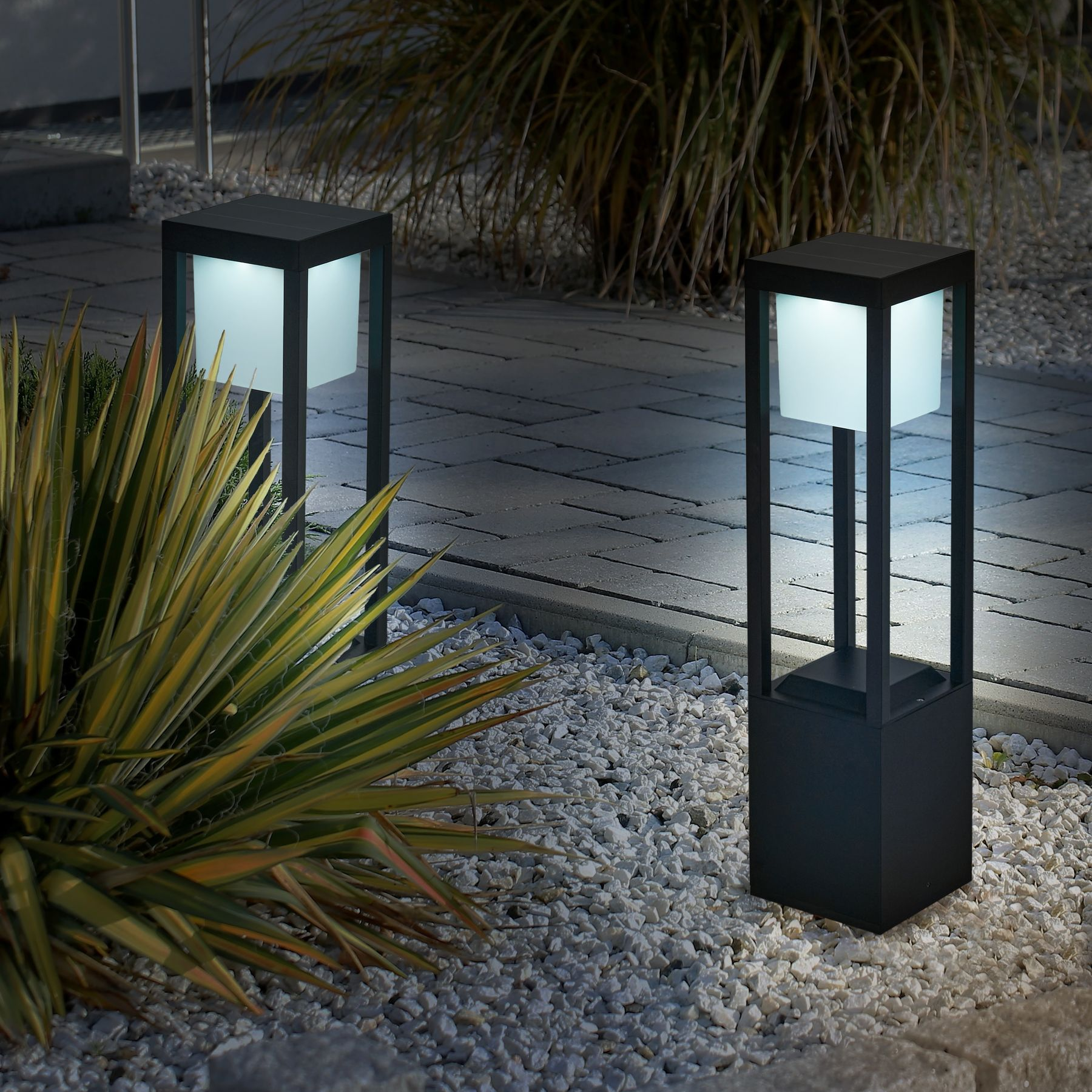 Cauzac™ Eco-Friendly Nimbus Cube Solar Outdoor Light